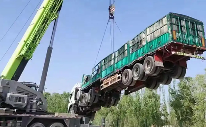 铁门关道路脱困救援案例